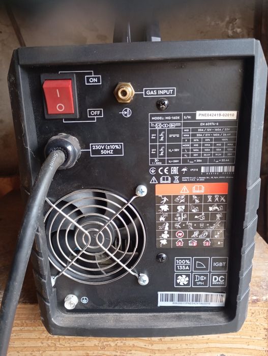 Напівавтомат майже новий,всі питання по телефону. м.Звягель.