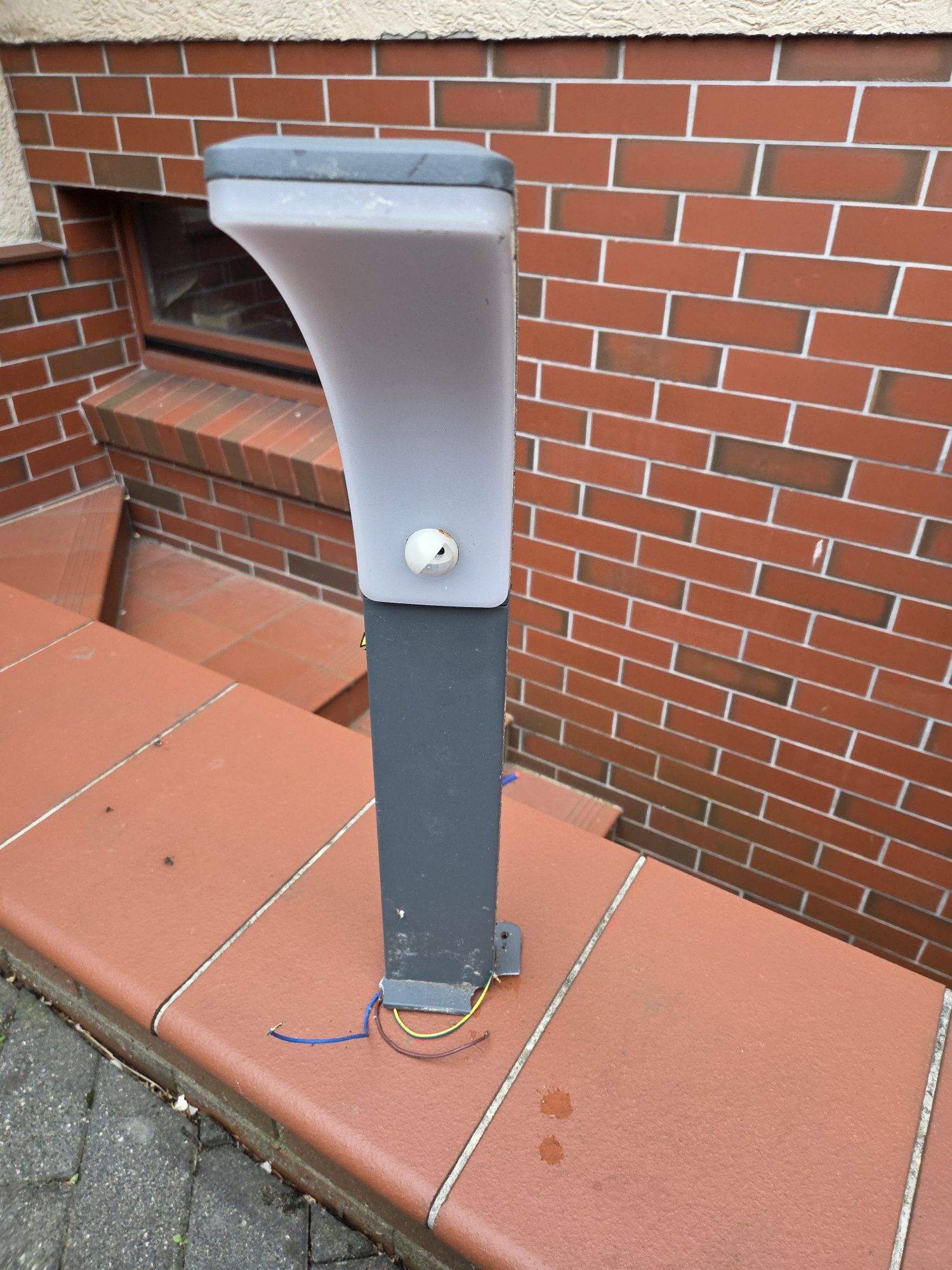 Lampa ogrodowa plus druga sztuka gratis