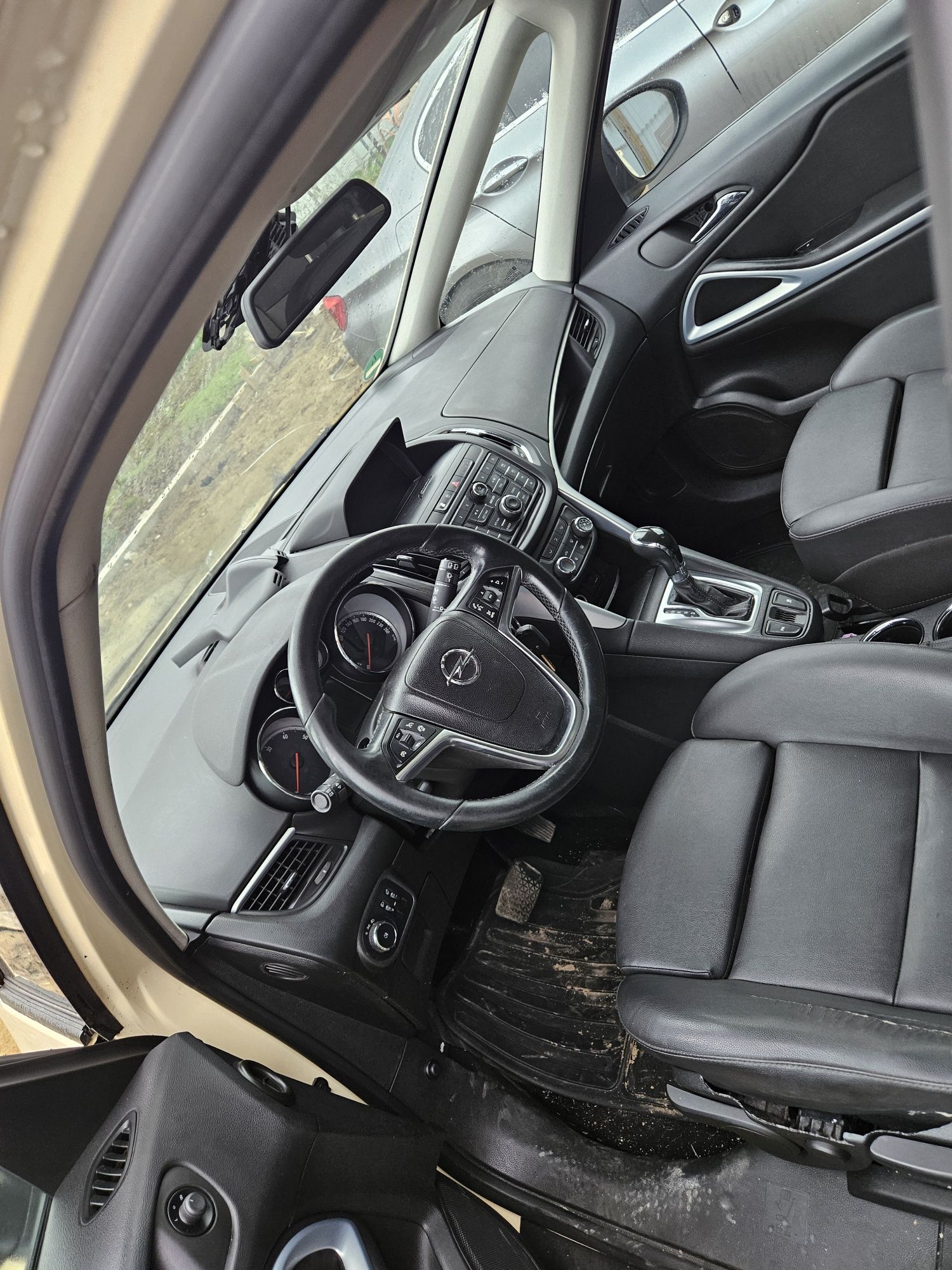 Опель Зафіра Ц Бампер Капот Крило Фара Стоп Решітка Скло Opel Zafira C