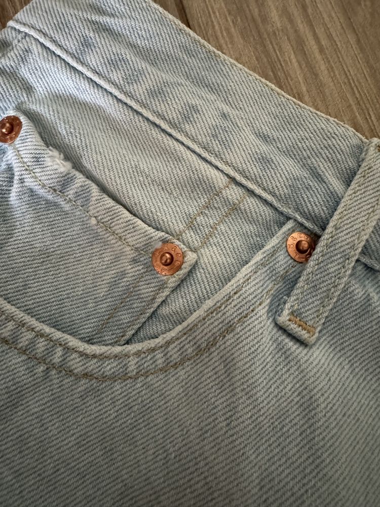Шорти жіночі  Levi’s ( оригінал)