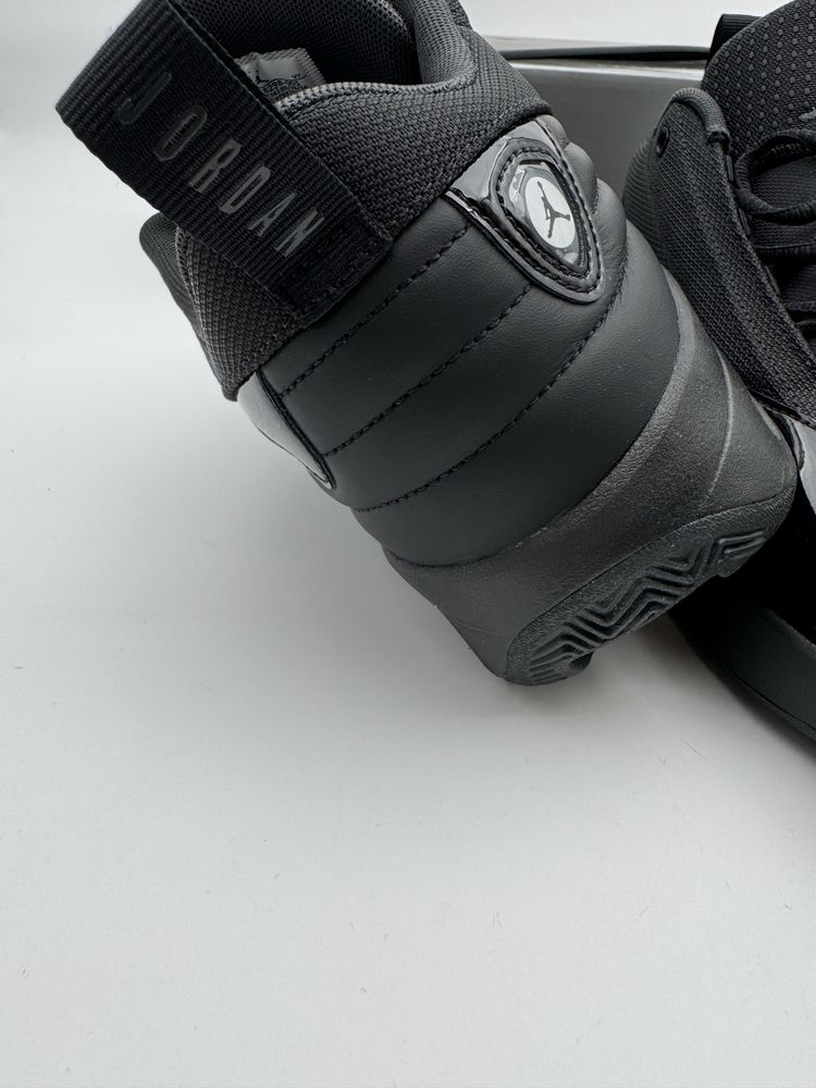 Ориігнальні Кросівки Jordan Aura 6