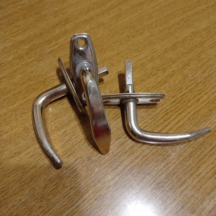 Оконные( дверные)  ручки