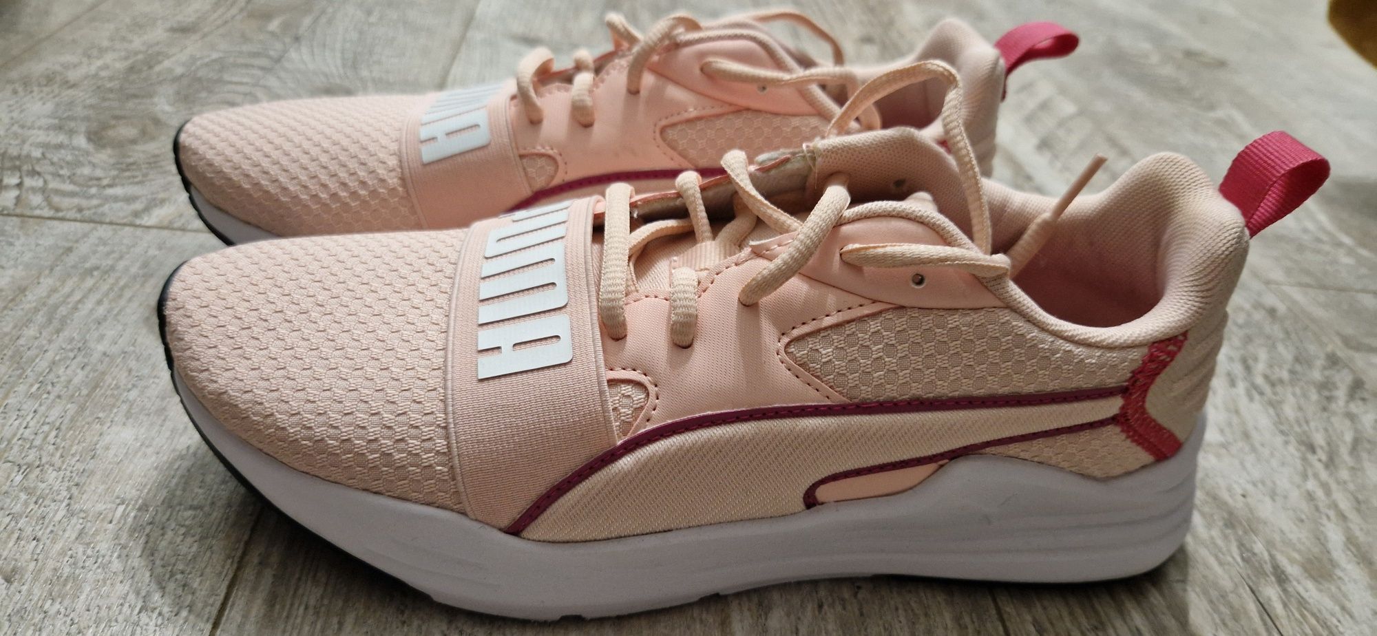Nowe buty puma  wired run