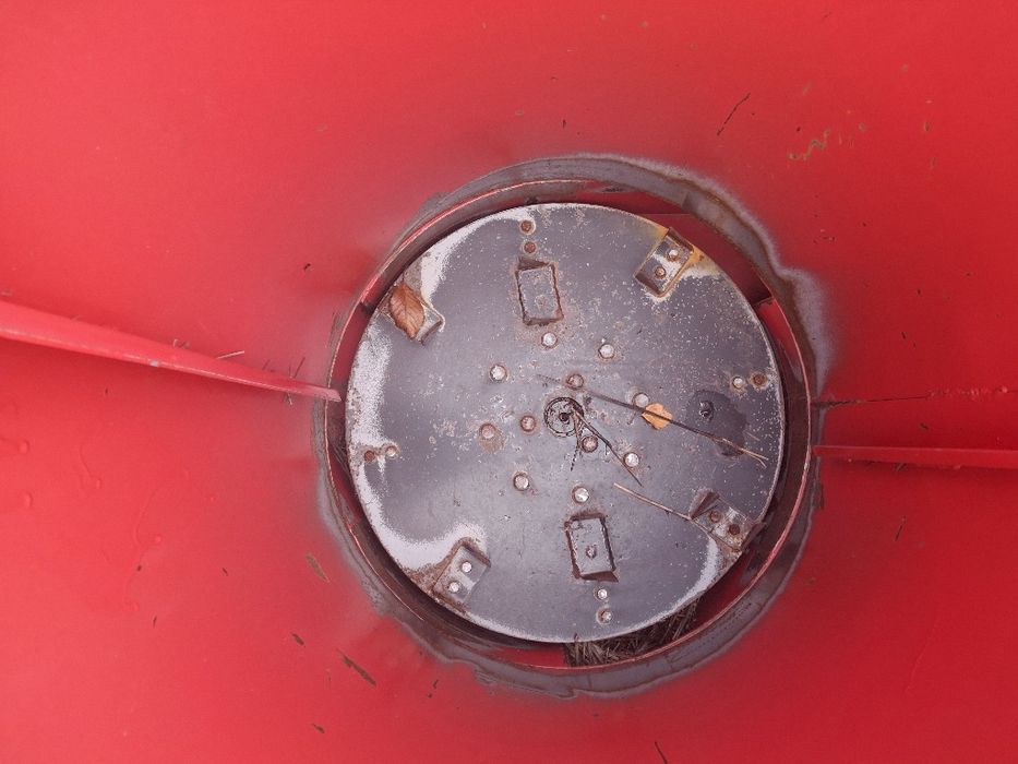 Розстилач соломи для полуниці.