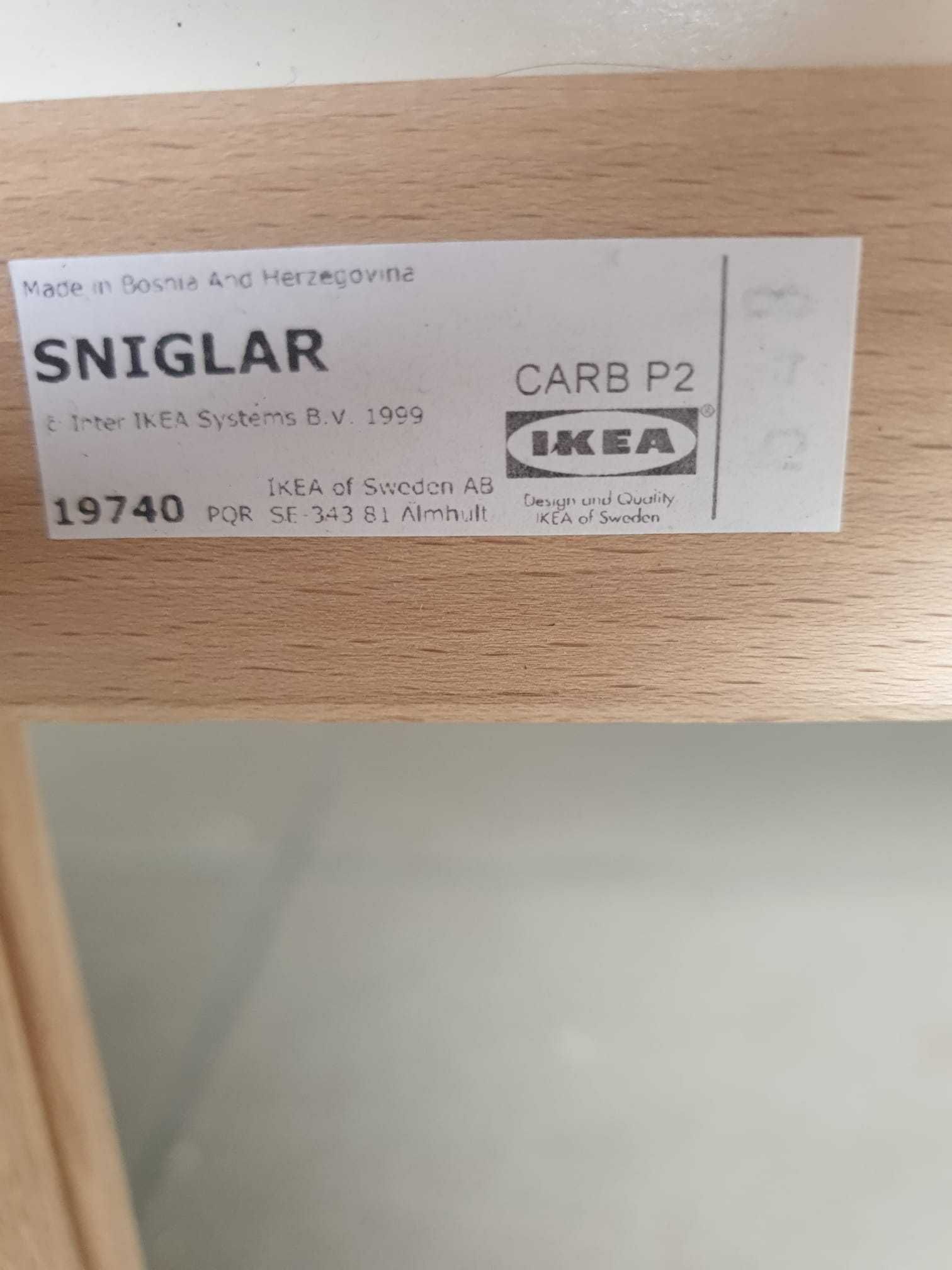 Łóżko dziecięce Ikea Sniglar z materacem i ochraniaczem Lenast.