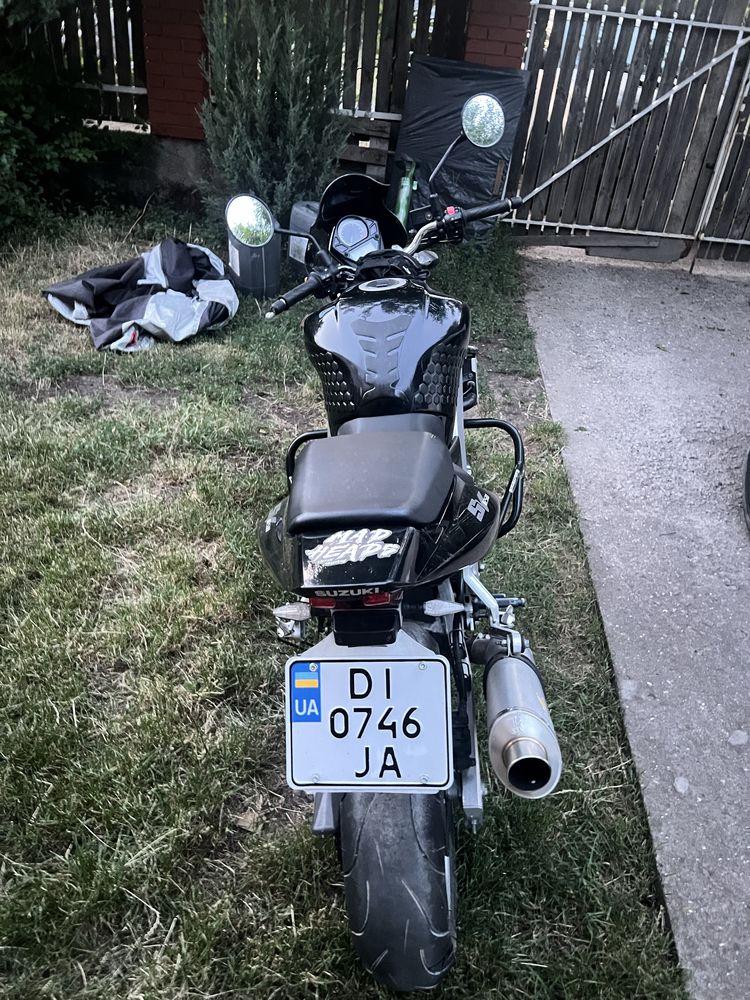 Suzuki SV650 2003 — Надежный и мощный байк в отличном состоянии!