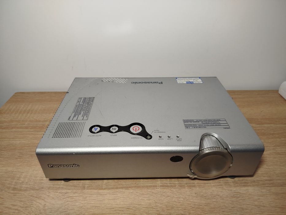 Projektor Panasonic PT-LC56E do naprawy