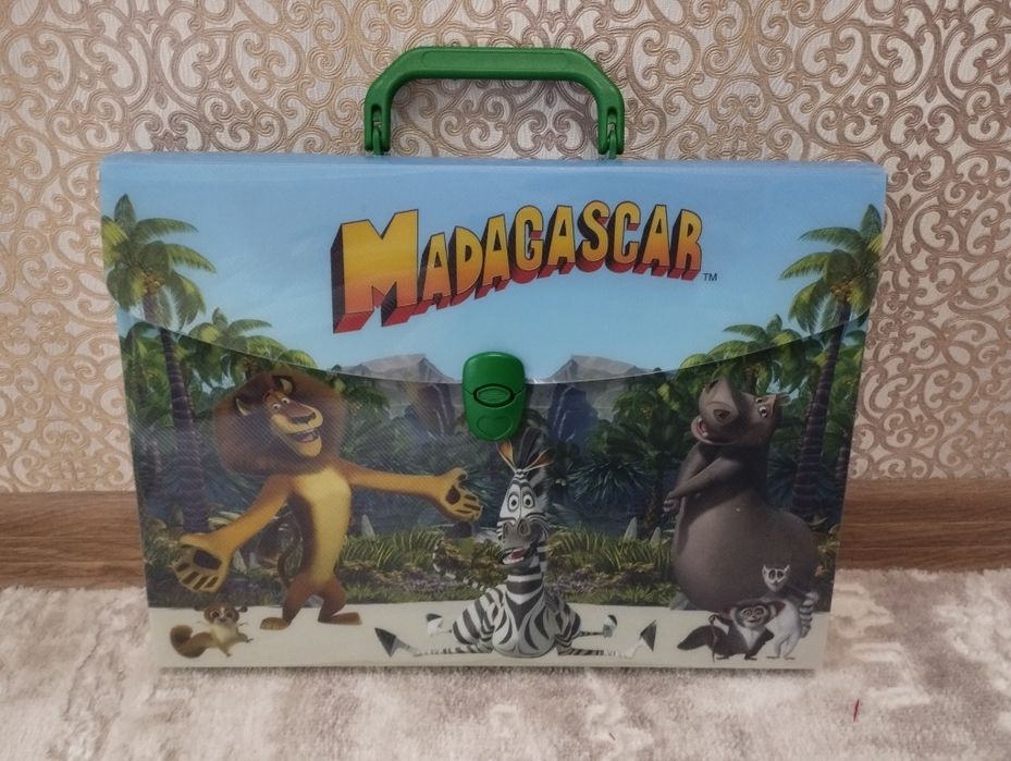 Портфель-папка из пластика с ручкой