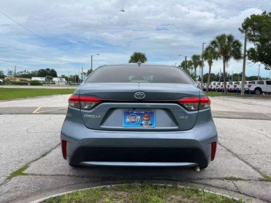 Toyota Corolla XLE      2021