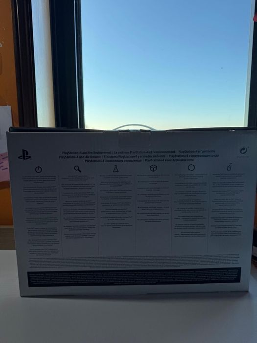 PS4 Glacier White 500GB + 4 Jogos | Como Nova com Caixa Original