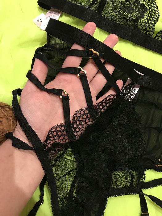 Сексуальна чорна білизна