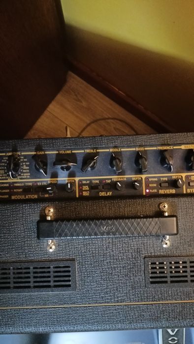 Wzmacniacz gitarowy combo VOX mega moc efekty konkretny piec