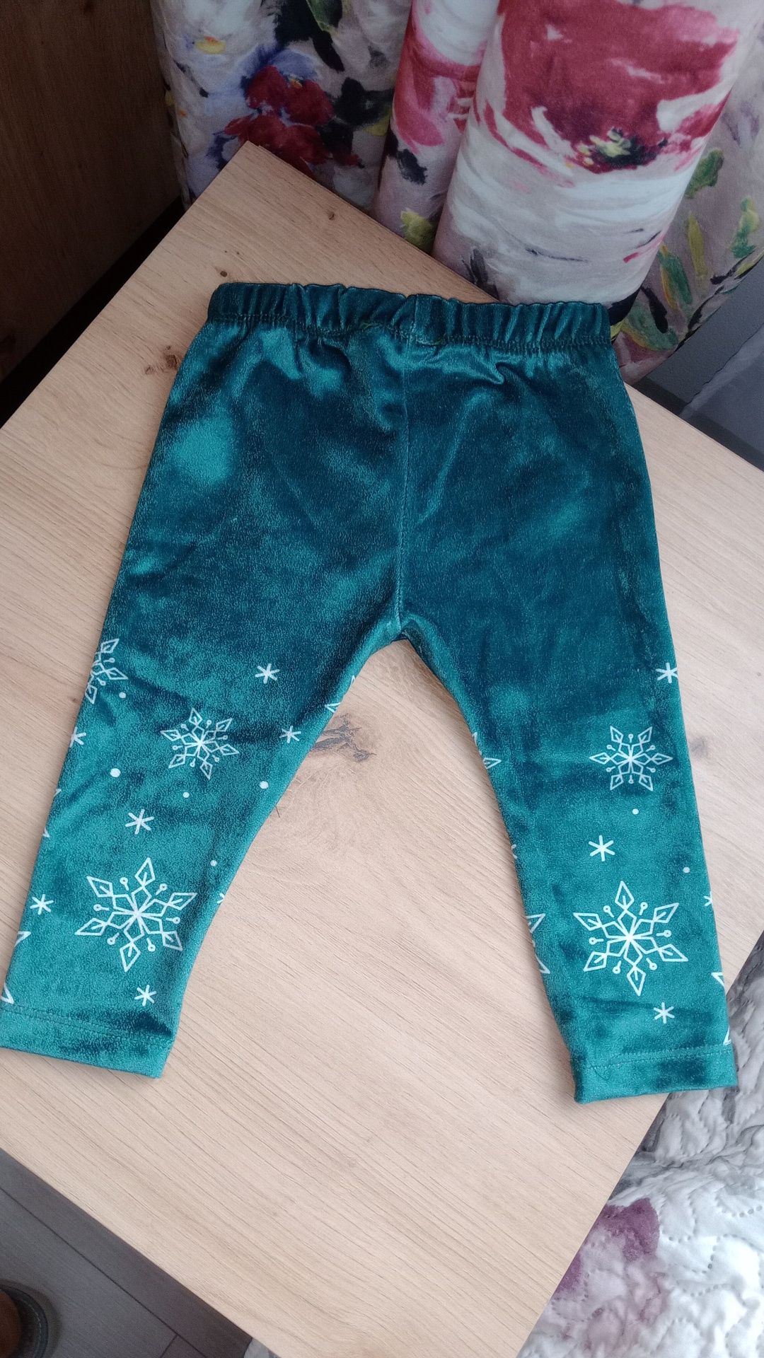 Legginsy spodnie świąteczne dla dziewczynki 74 welur zielone