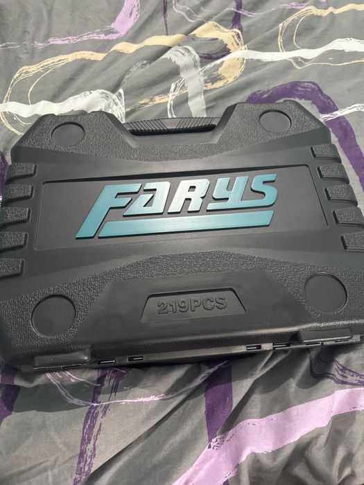 Zestaw kluczy nasadowych 219el