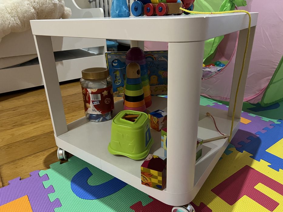 Móveis quarto criança /  bebé menina