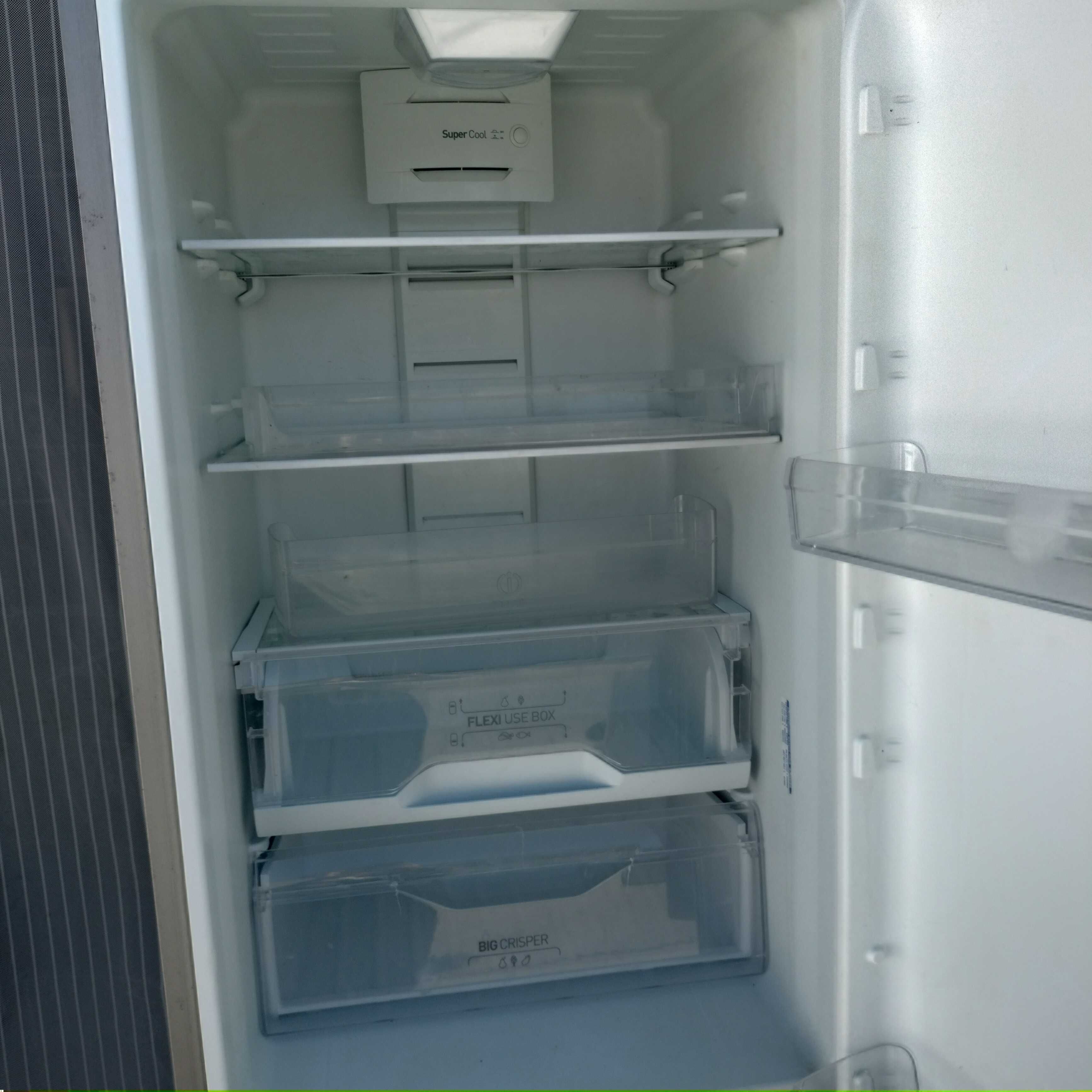 Frigorífico combinado Indesit a funcionar