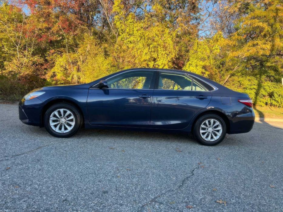 Toyota Camry LE      2015