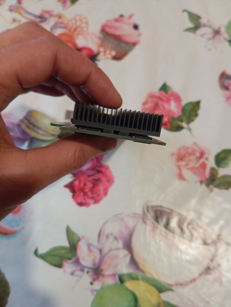 Видео карта nVidia 6200LE 128MB