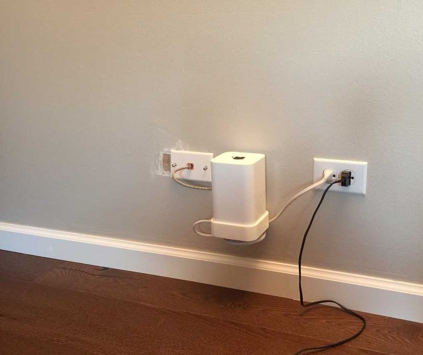 Настенное крепление для роутера AirPort Extreme