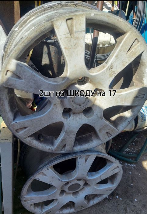 VW  Т-4  2шт на 17   два титанана