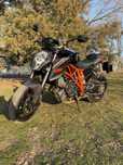 Мотоцикл KTM 1290 Super Duke R