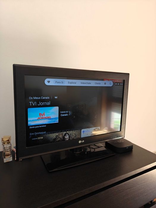 LG 26CS460 com suporte parede incluído