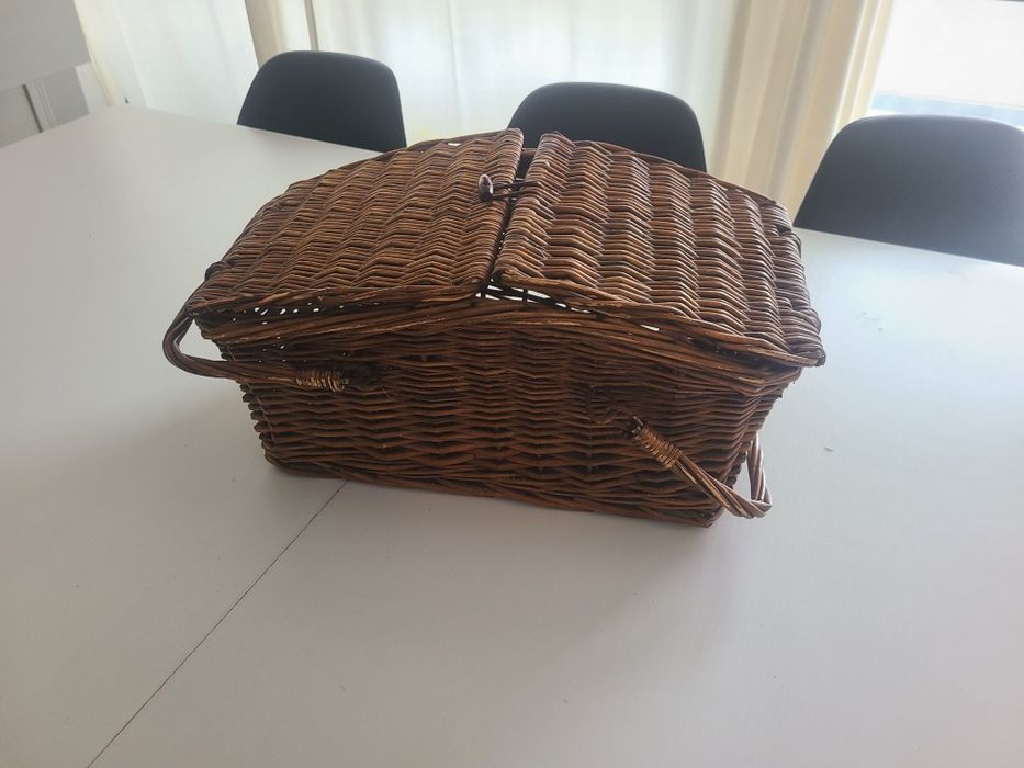 Cesta de piquenique vintage