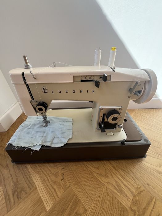 Maszyna do szycia Łucznik 451