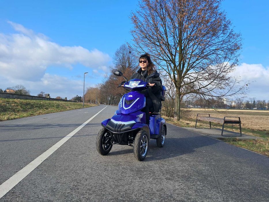 Fasti 4 Max: Elektryczny skuter czterokołowy pas + uchwyt na kule