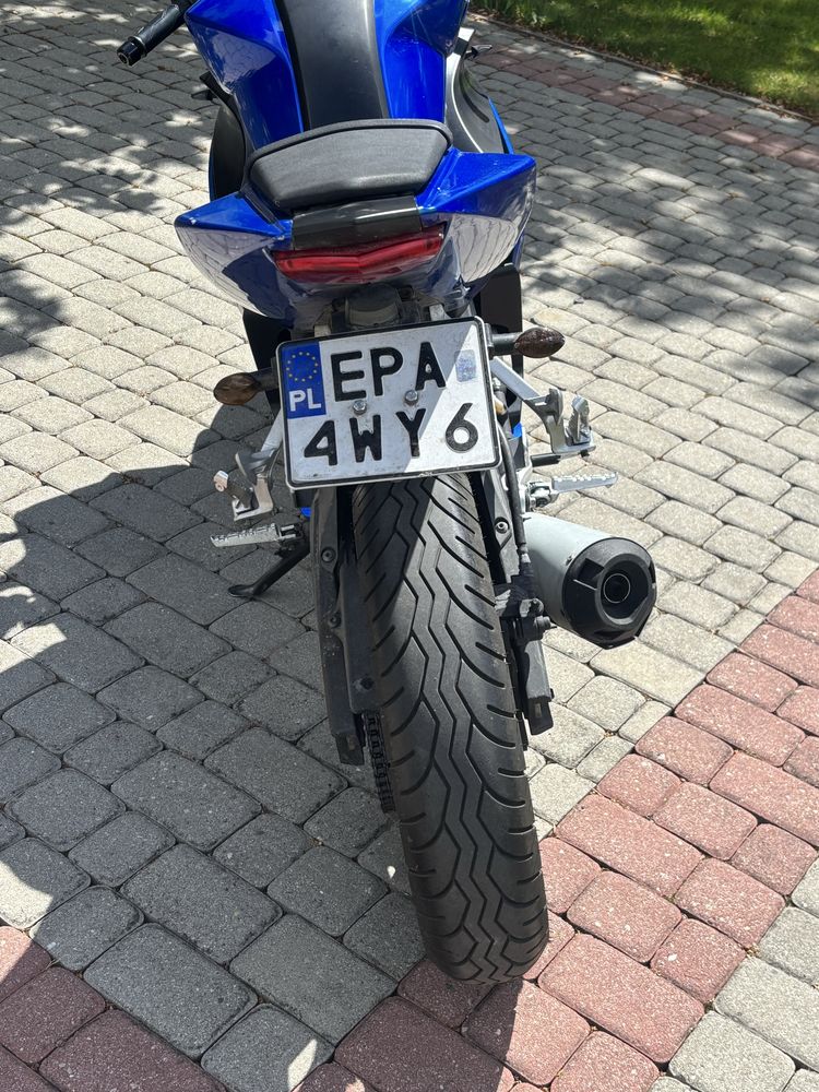Yamaha YZF R125.