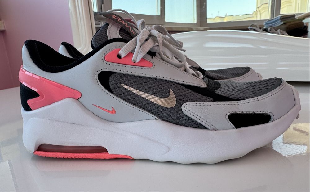 Кросівки жіночі Nike AIR MAX