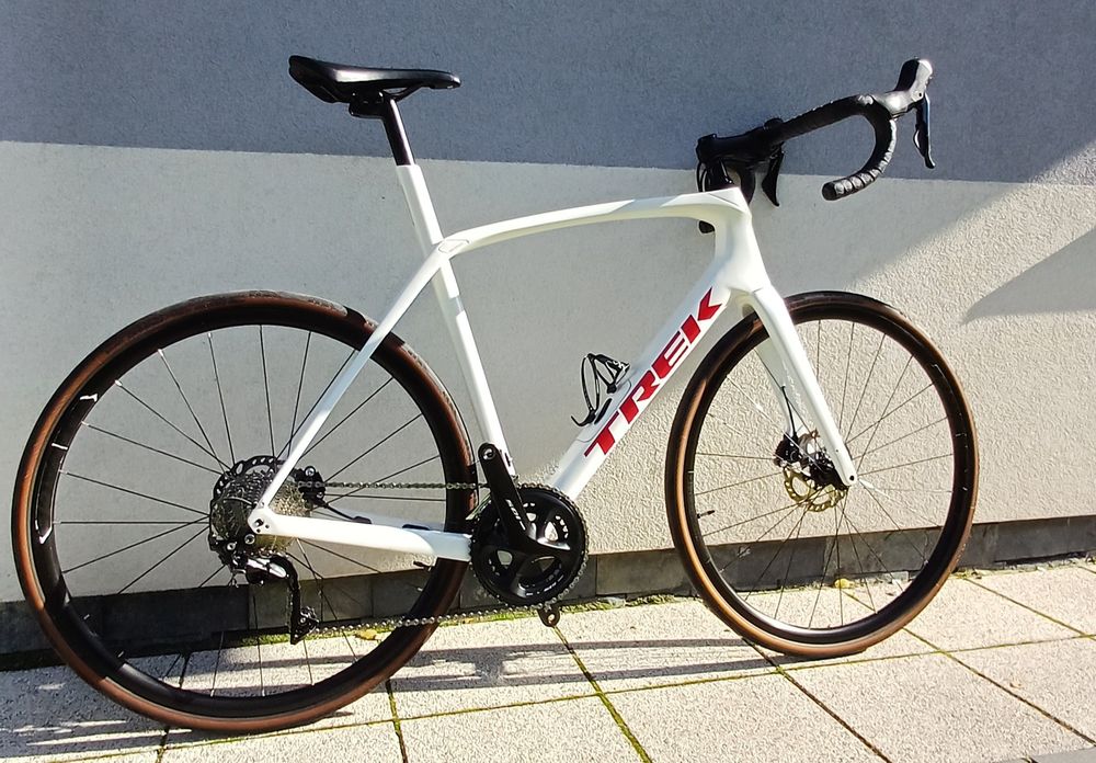 Rower szosowy TREK Domane SL 5 Shimano full karbon 105
2/11