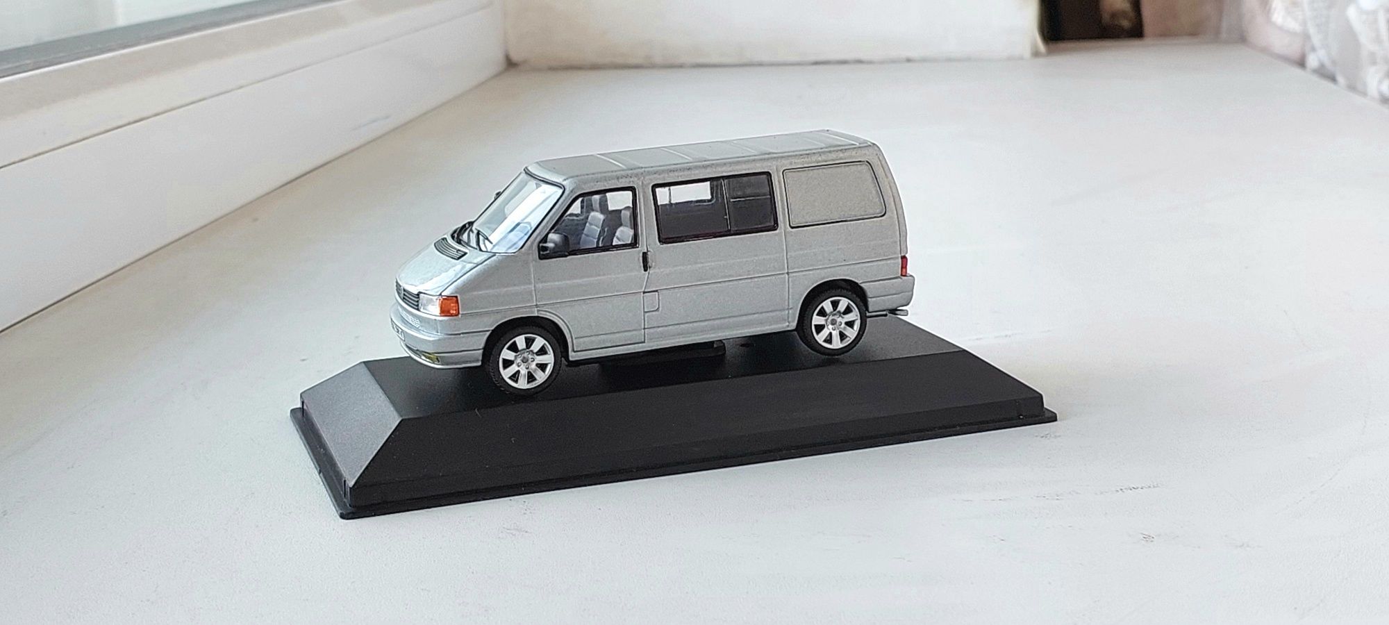 VW-T4,(1:43),ручной работы.