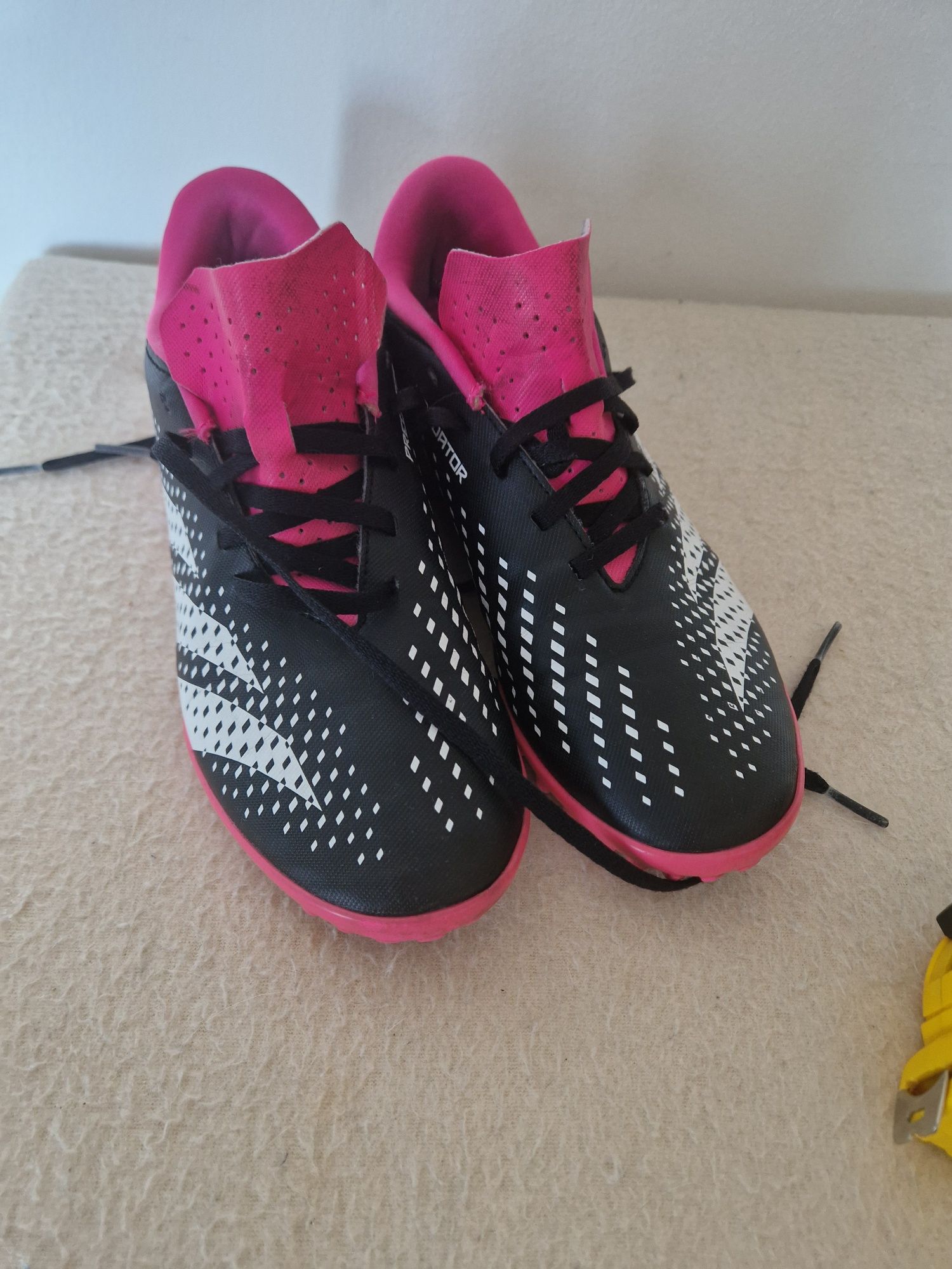 Adidas predator żwirowki do piłki nożnej 37