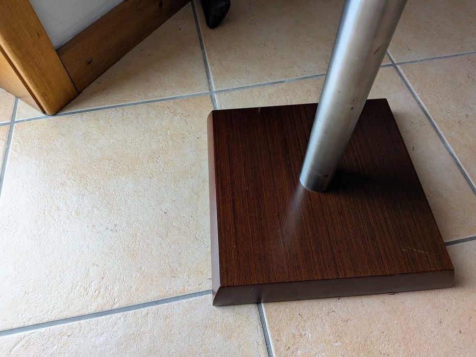 Aparador Venguê  + 2 Poltronas em preto + Cabideiro de design
