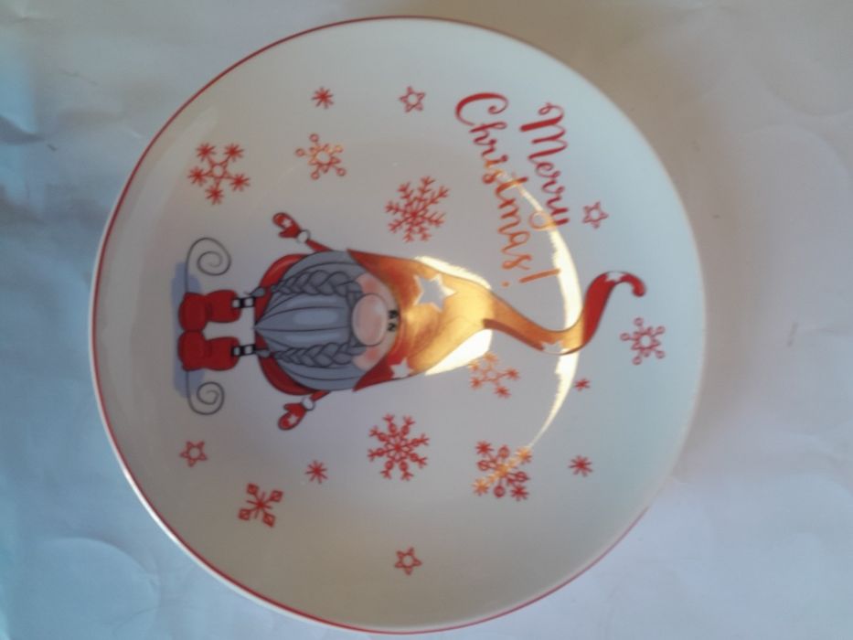 Подарочный набор новогодних тарелок. Гномы