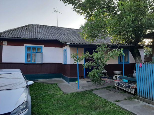 Продам будинок з господарськими будівлями за 30 км від Івано-Франківс