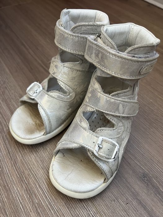 Високі ортопедичні сандалі Ortofina, 25p