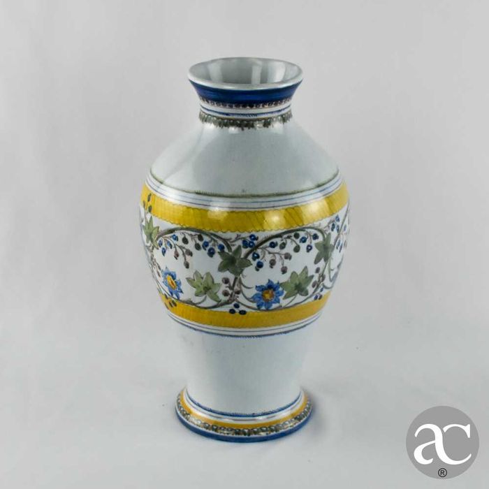 Jarra pintada à mão em Faiança Carvalhinho