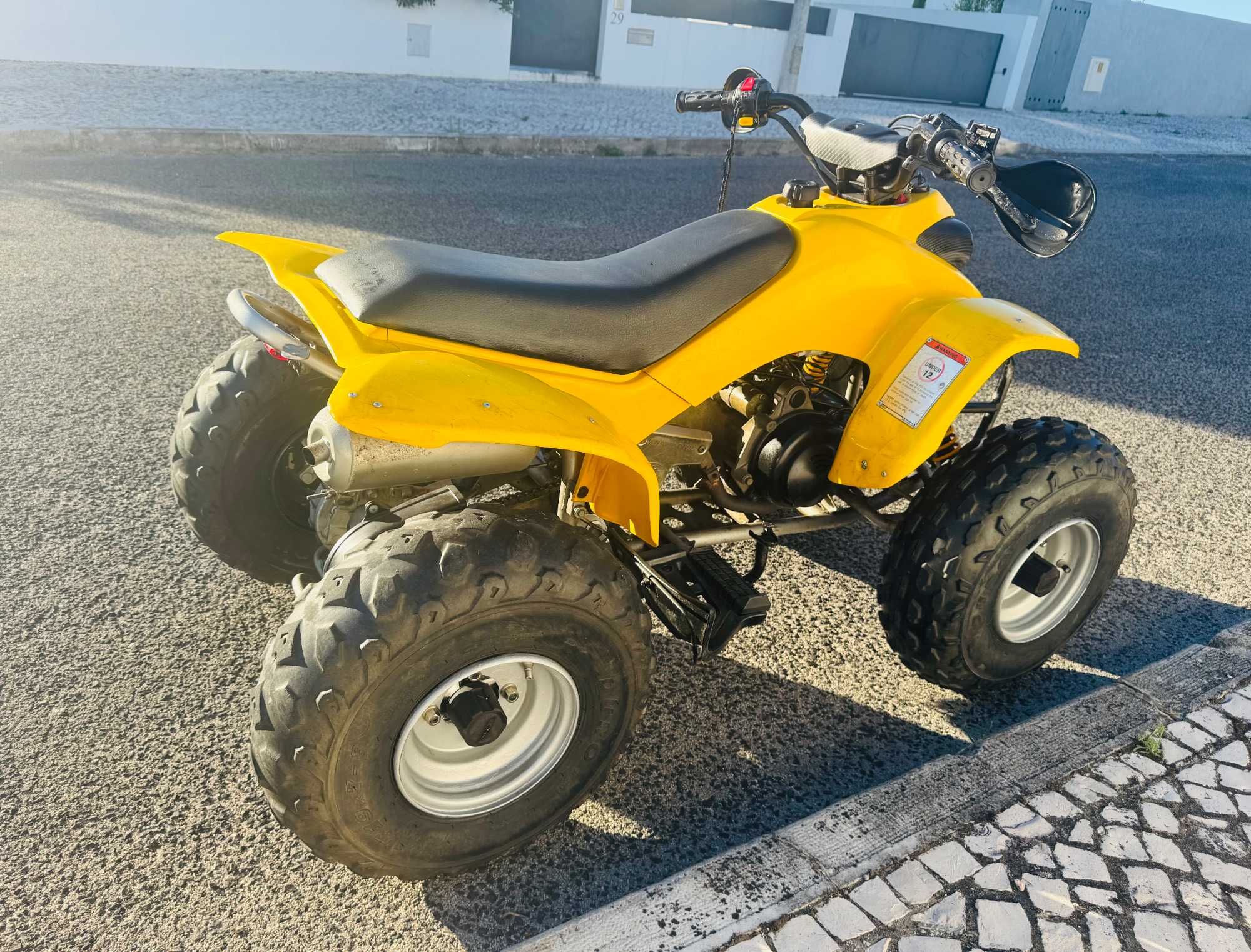 Moto 4 Quadzilla para crianças