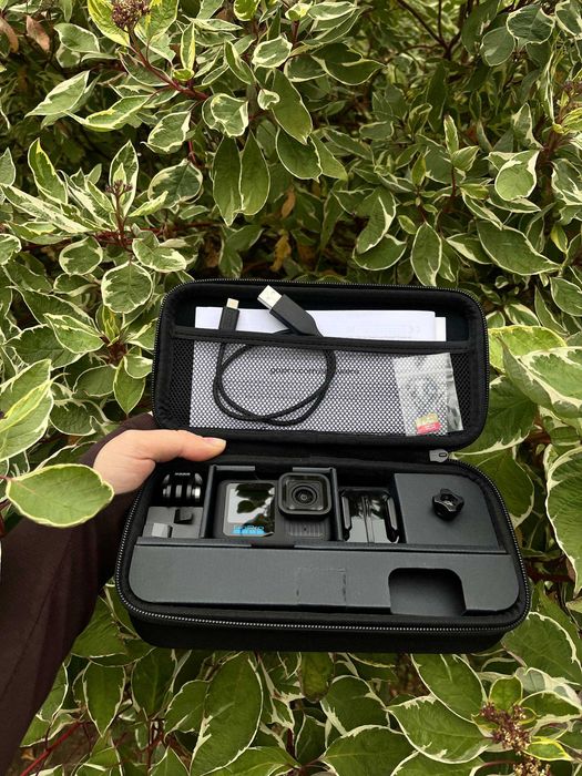 Екшн-камера GoPro Hero 13 з коробкою.