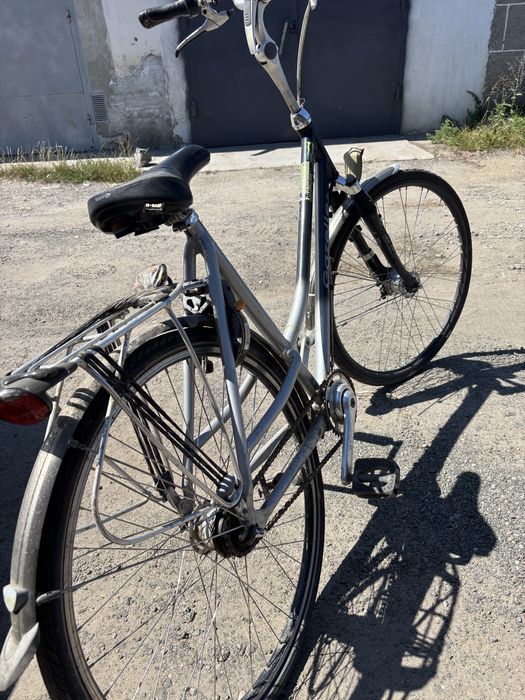 Волосипед сів і поіхав.Більш підходить для чоловіків.