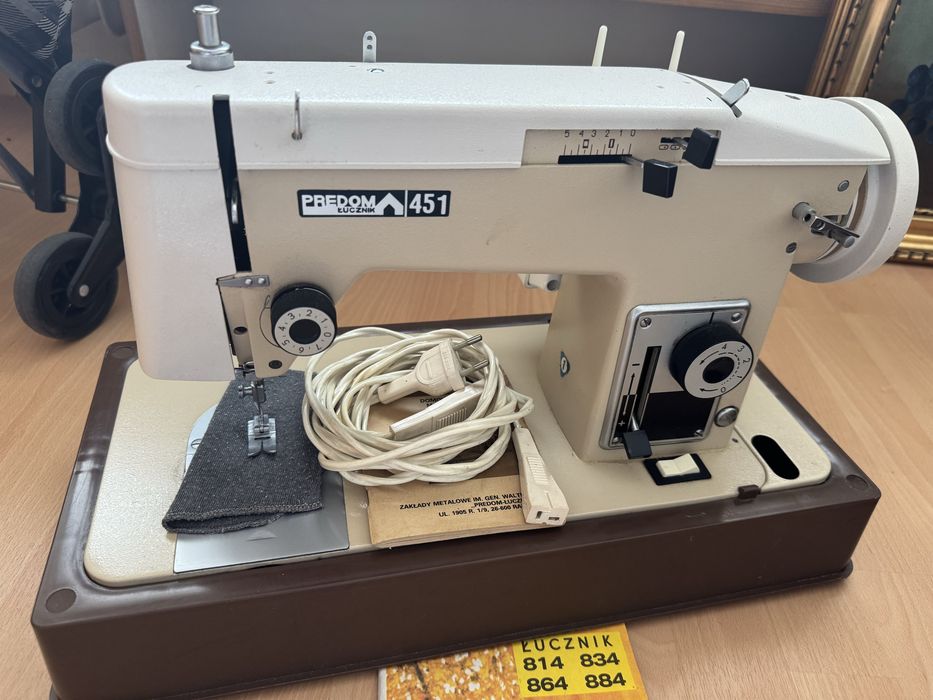 Maszyna do szycia Łucznik Predom 451