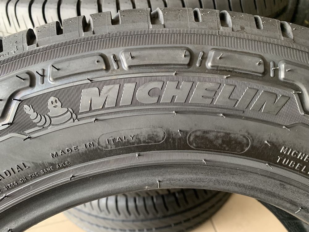 Комплект літніх шин 215/65/16с 106/104Т Michelin AGILIS 3