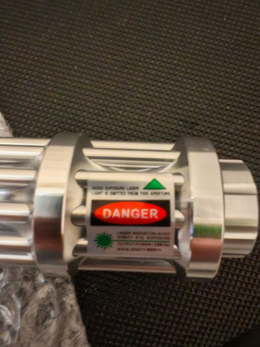 Mocny laser latarka