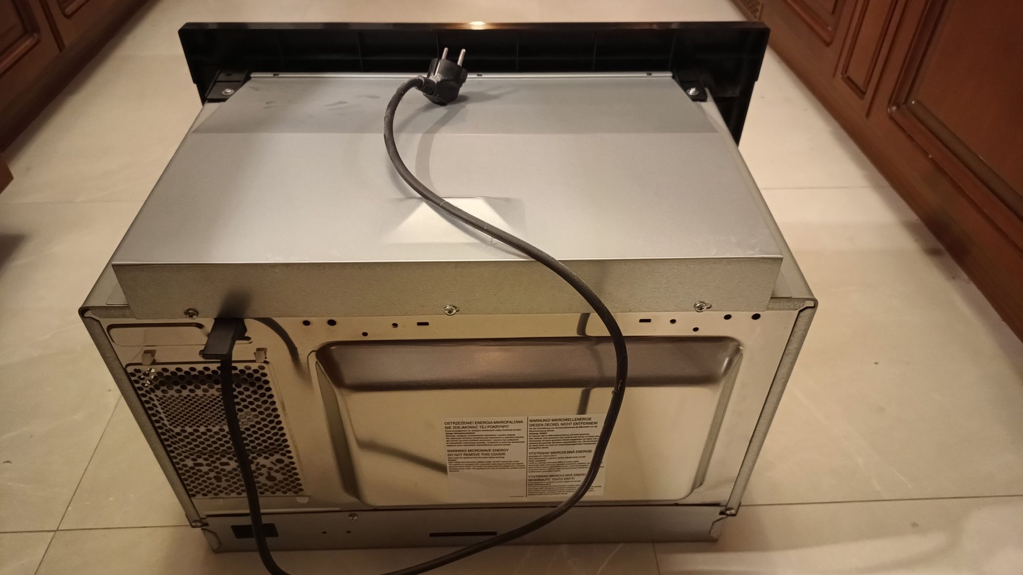 Kuchenka mikrofalowa Amica AMM 25 BI