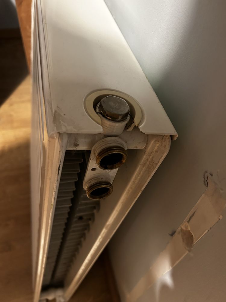 Grzejnik kaloryfer Brugman 70 x 60 plus termostat