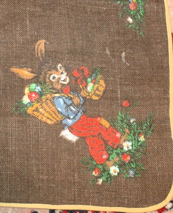 lniana swiateczna serwetka  z króliczkiem