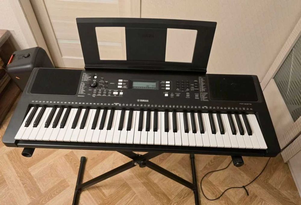 Синтезатор Yamaha PSR E-373