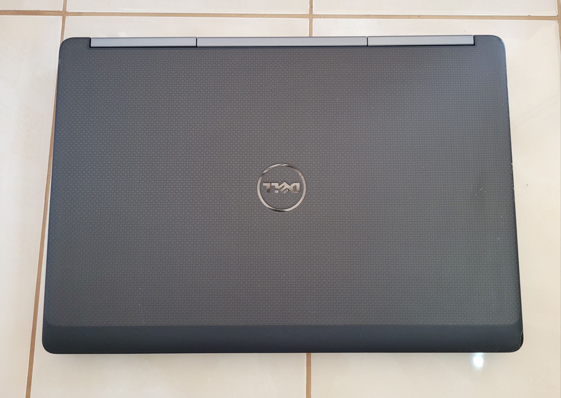 Ноутбук Dell Precision 7520 15,6 Full HD Intel Core I7-7920HQ AMD Pro